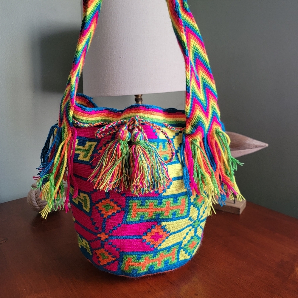 Wayuu Tribe Handmade Colombian Wayuu Mochila Woven Bucket Bag Multicolor